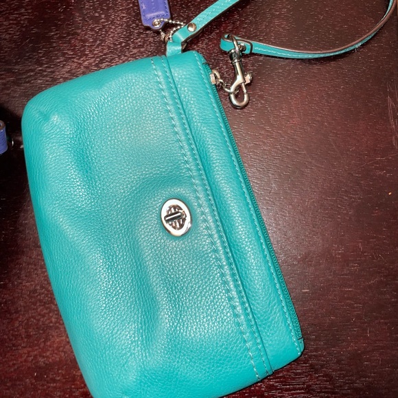 Coach Leather crossbody bag w/free matching wristlet - Picture 14 of 15